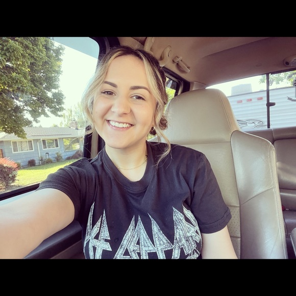 Meet your Posher, Kitrina - Picture 1 of 1